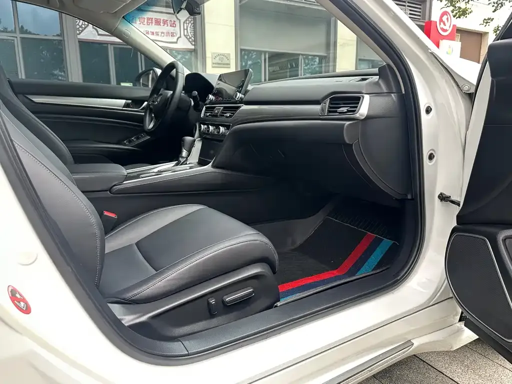Honda Accord — фото 3