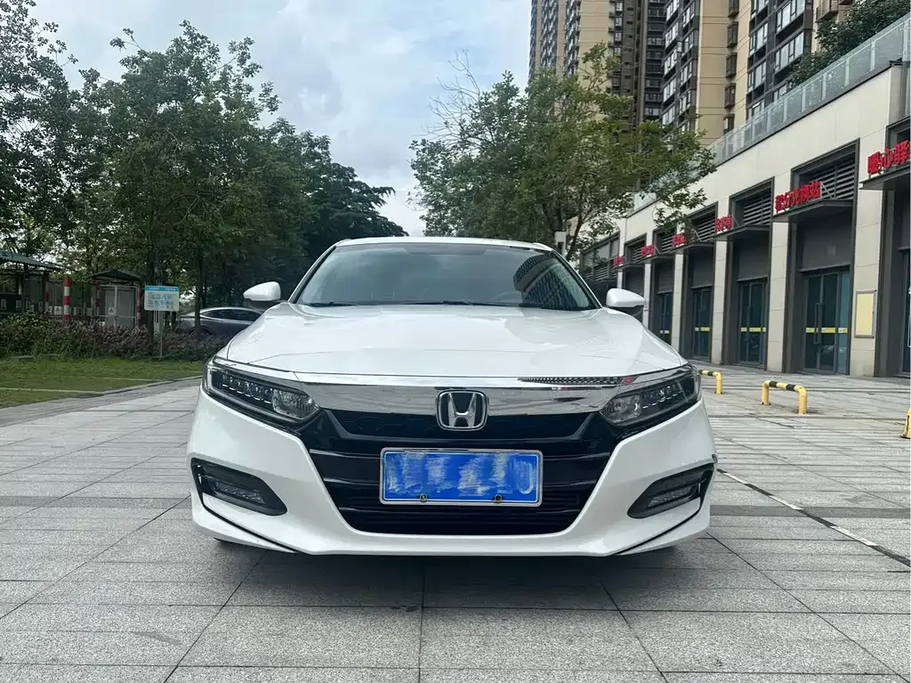 Honda Accord — фото 10