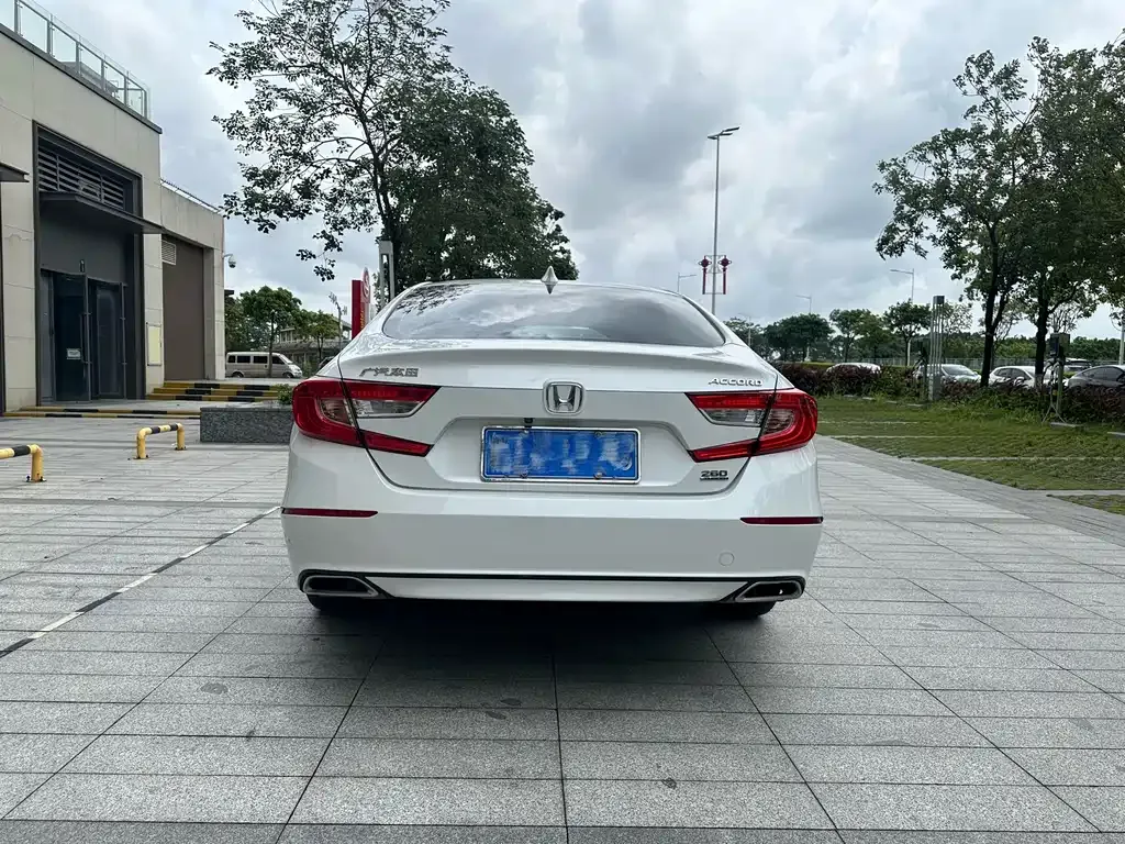 Honda Accord — фото 6