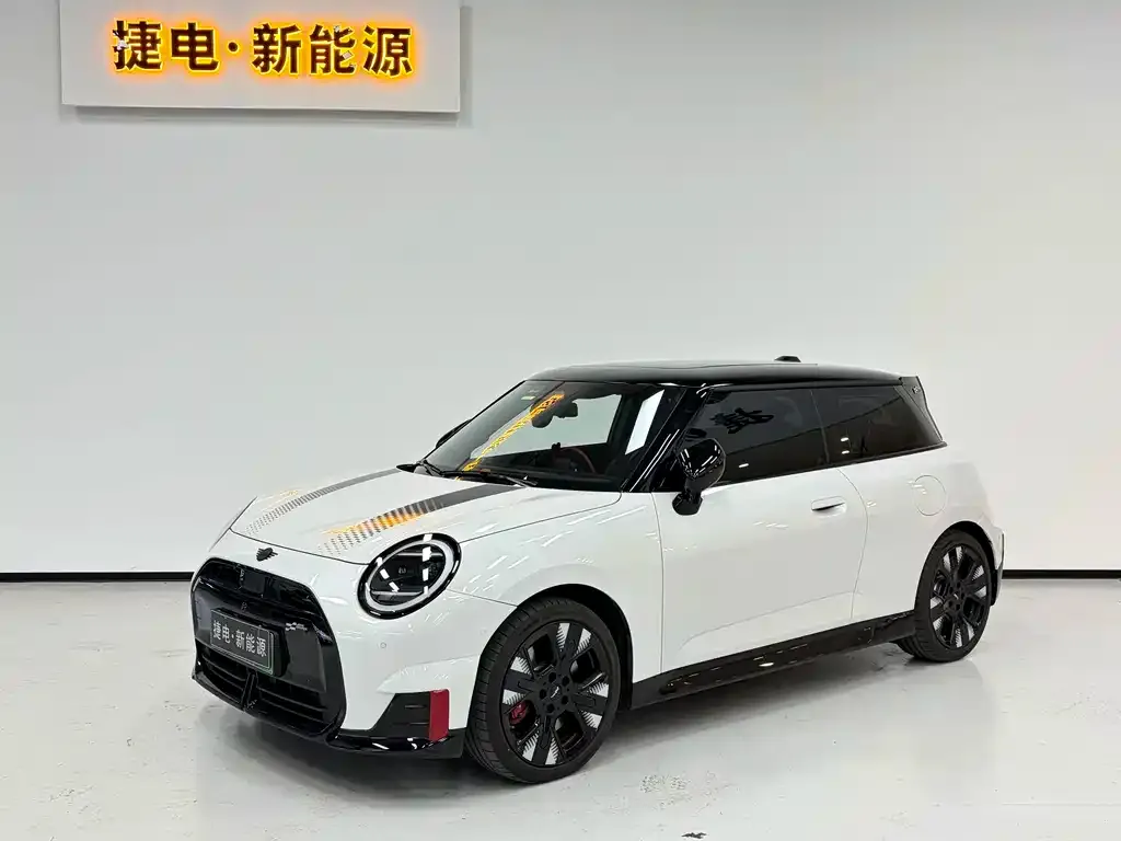 MINI JCW Electric — фото 1