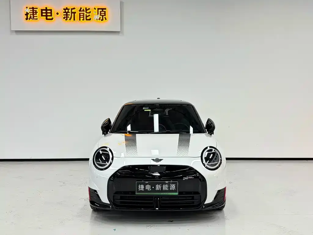 MINI JCW Electric — фото 6