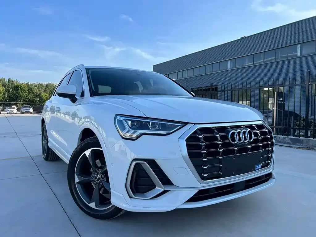 Audi Q3 — фото 10