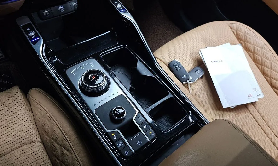 Kia Sorento — фото 9