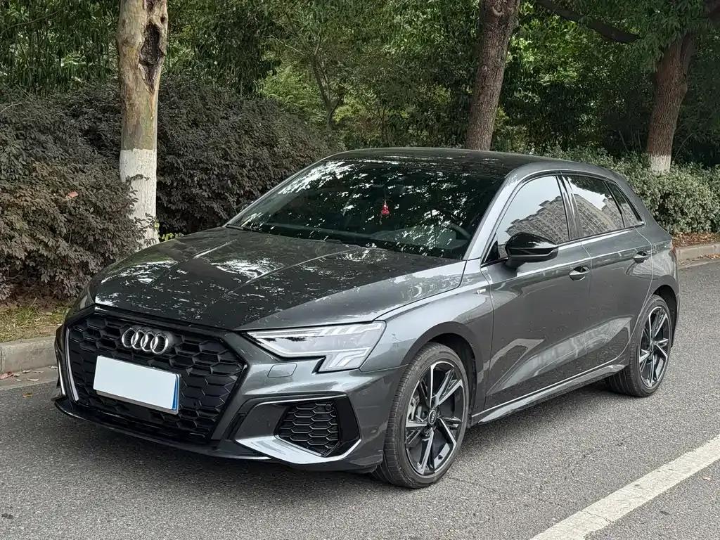 Audi A3 — фото 1