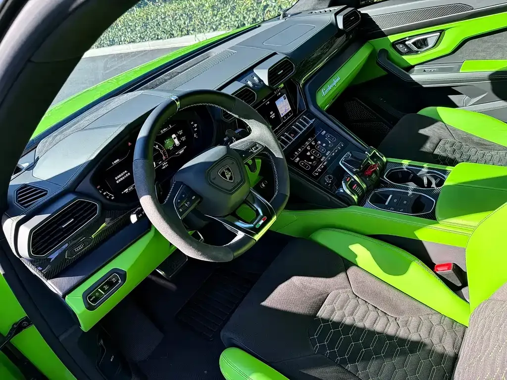 Lamborghini Urus — фото 6