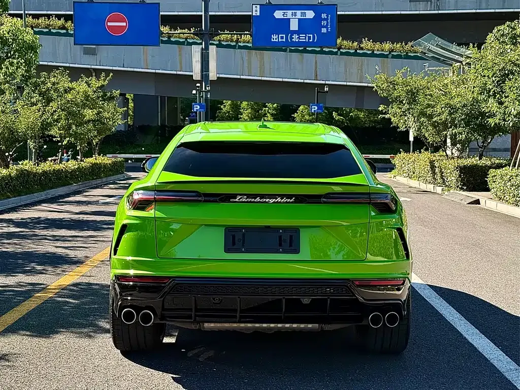 Lamborghini Urus — фото 8