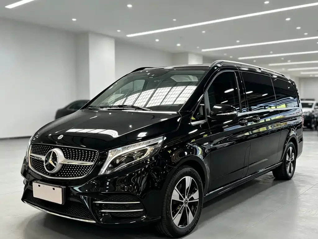 Mercedes-Benz V-Class — фото 1