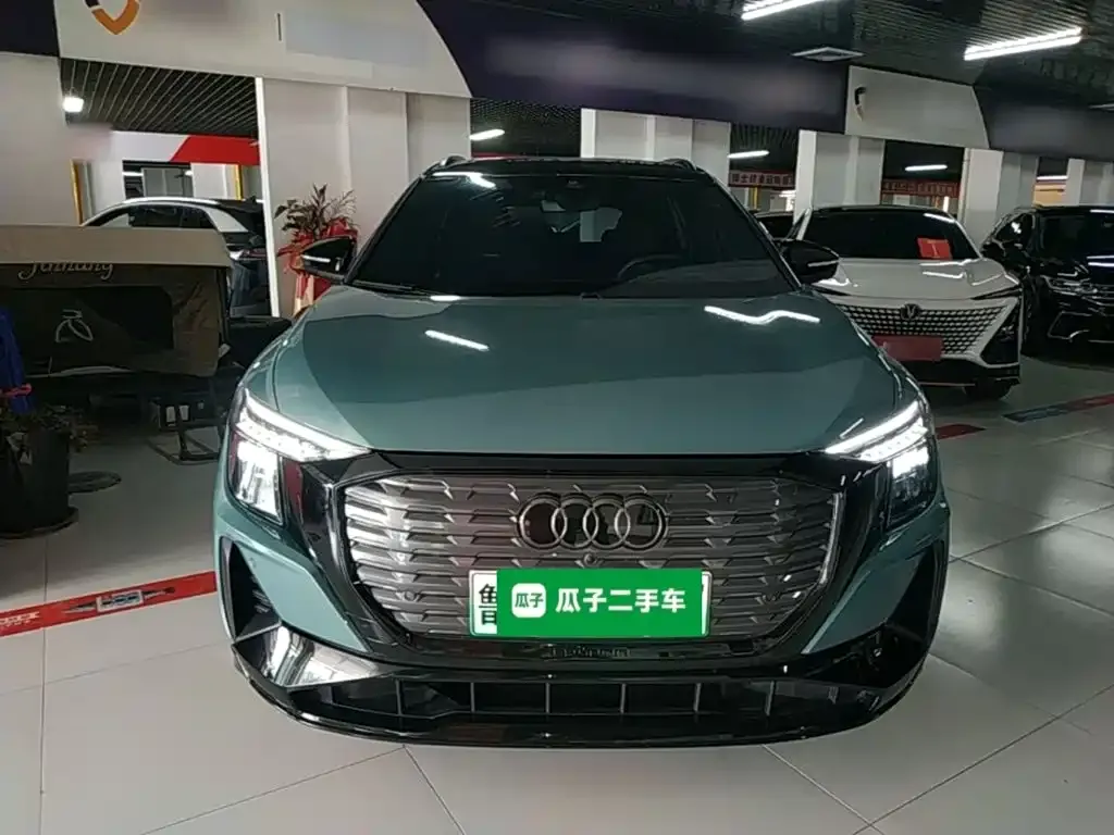 Audi Q5 e-tron — фото 10