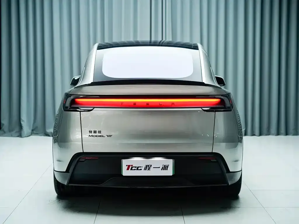 Tesla Model Y L — фото 2