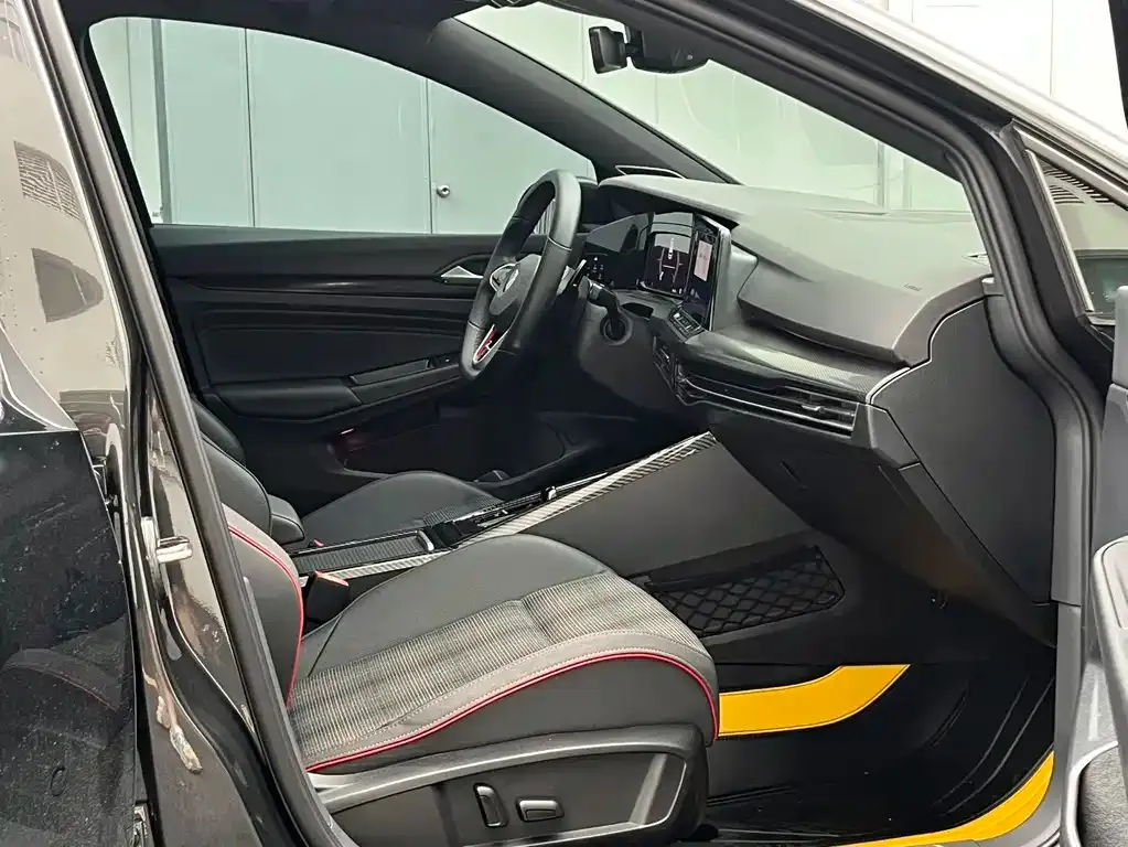Volkswagen Golf GTI — фото 3