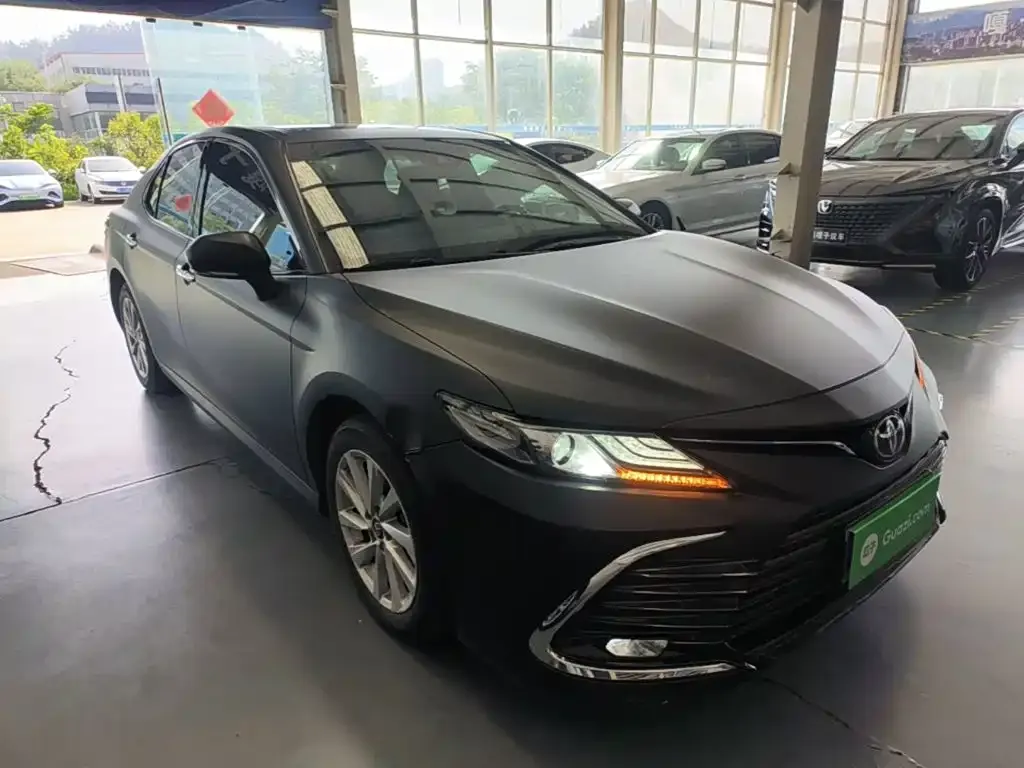 Toyota Camry — фото 5