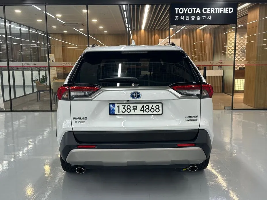 Toyota RAV4 — фото 2