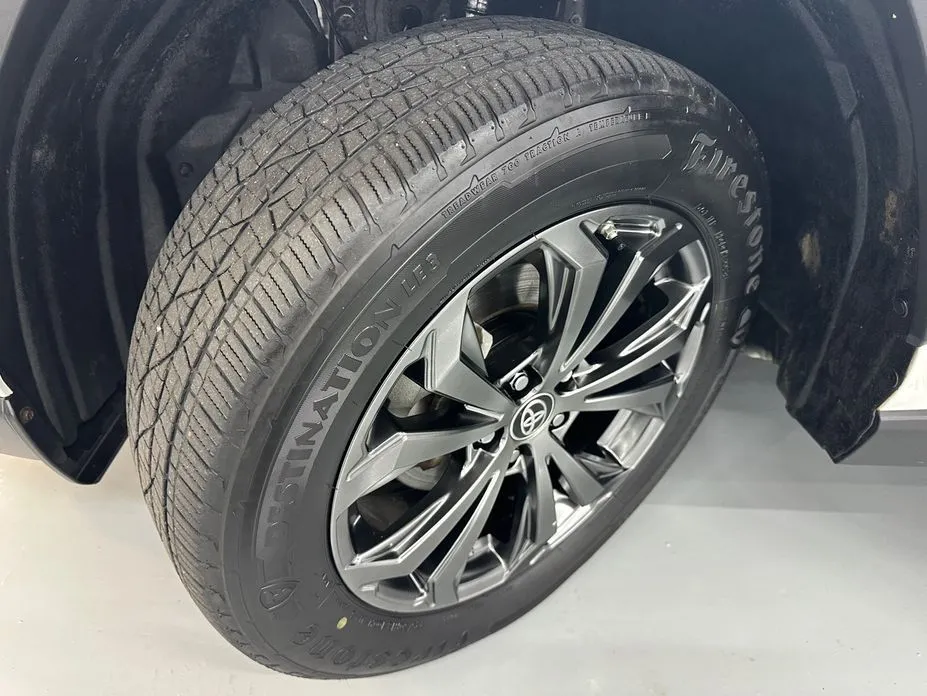 Toyota RAV4 — фото 10