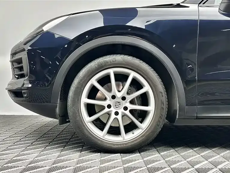 Porsche Cayenne — фото 10