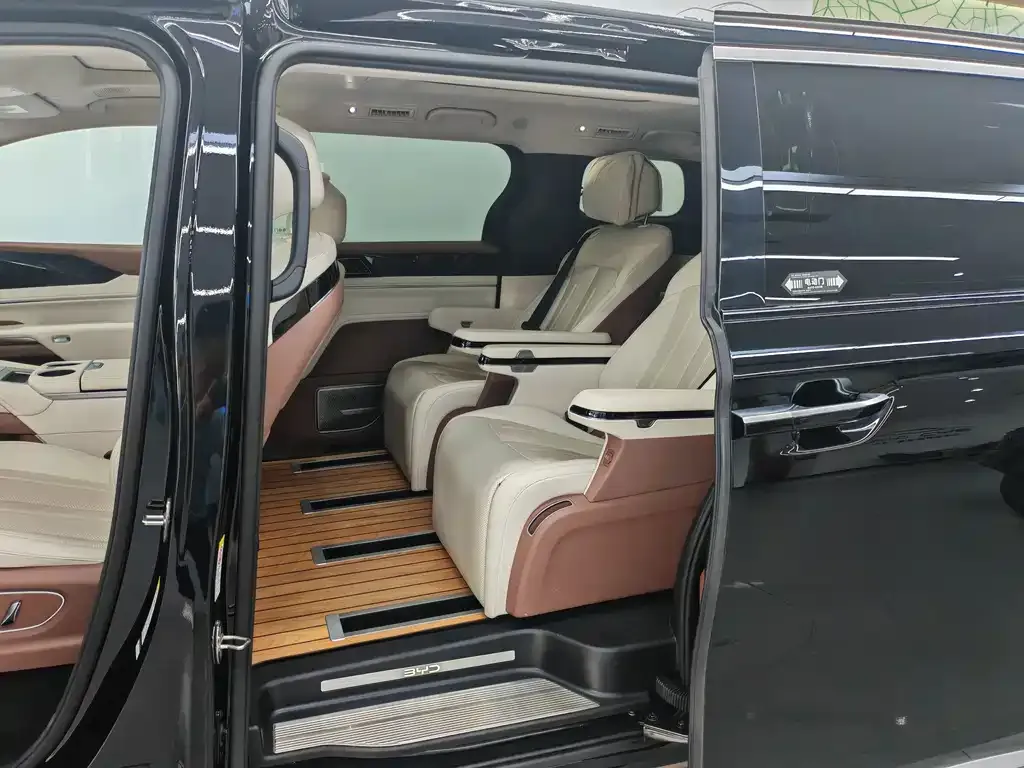 BYD Xia — фото 9