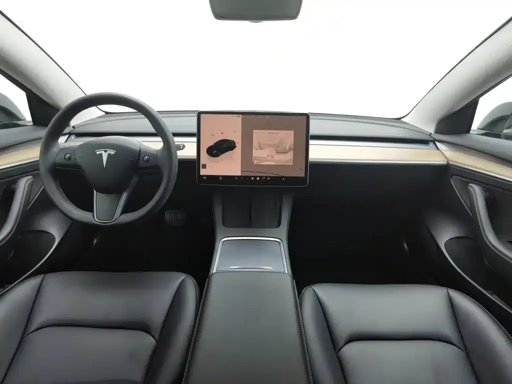 Tesla Model 3 — фото 8