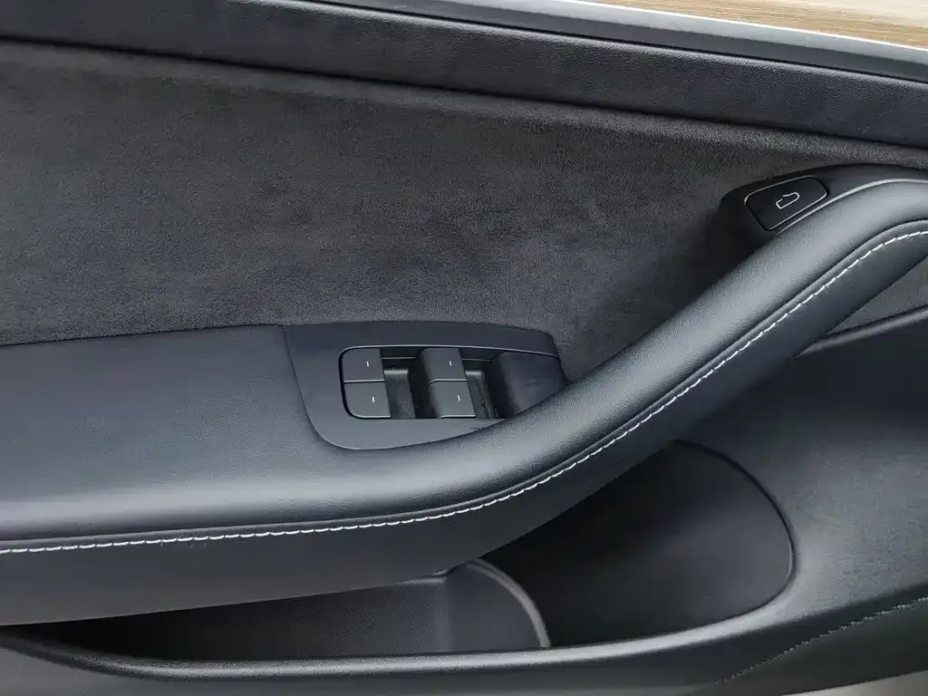 Tesla Model 3 — фото 10