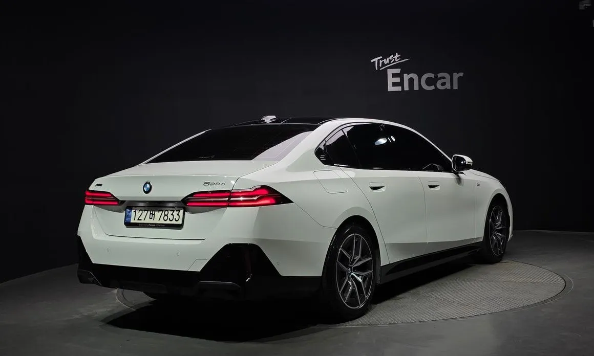BMW 5-Series 2024 из KR, фото 10