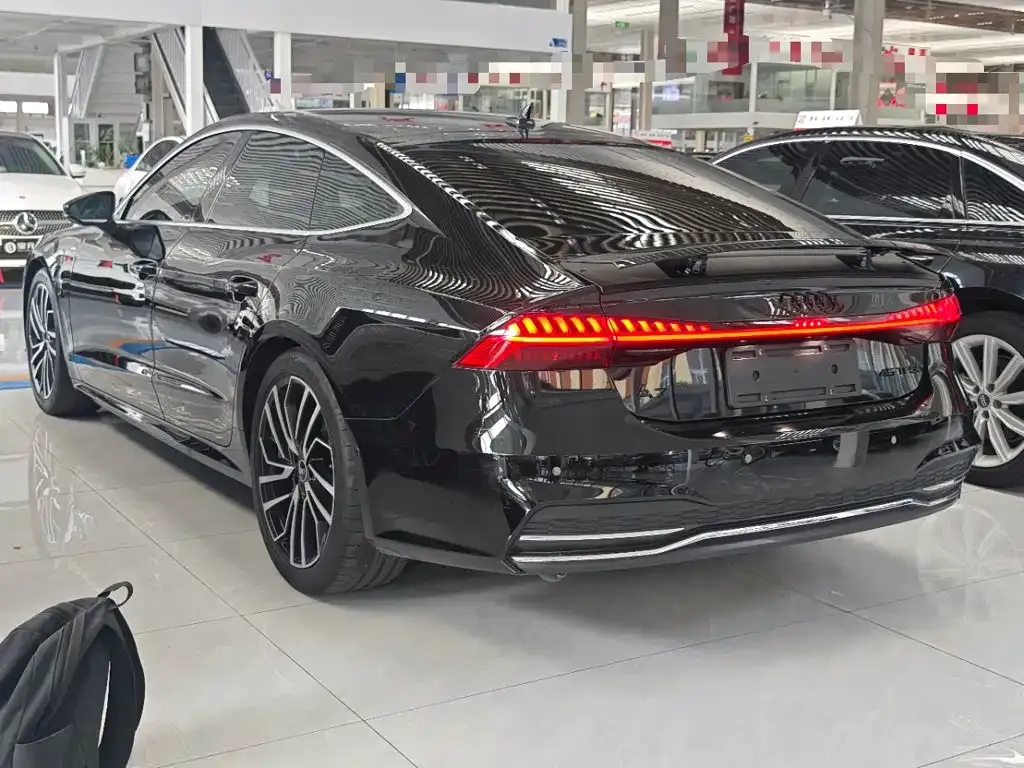 Audi A7 — фото 2