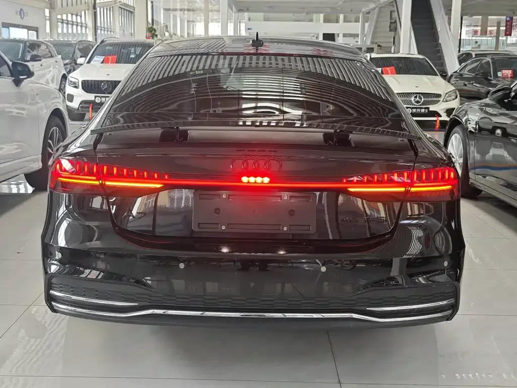Audi A7 — фото 8