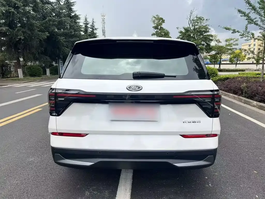 Ford Edge — фото 9