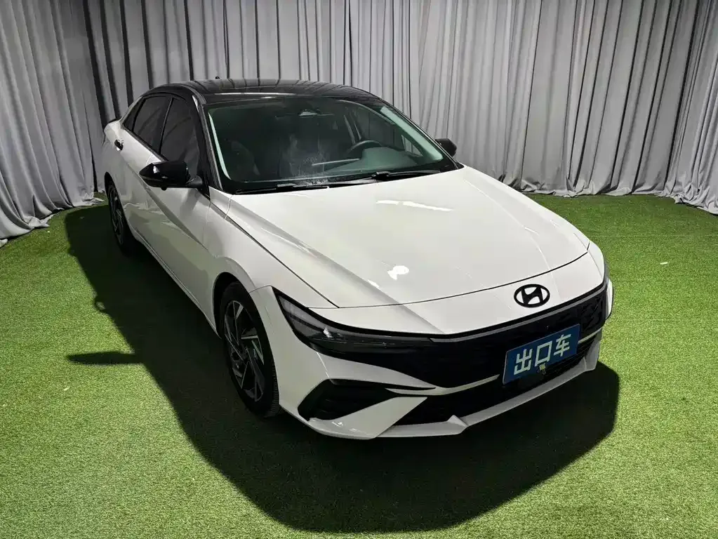 Hyundai Elantra — фото 10