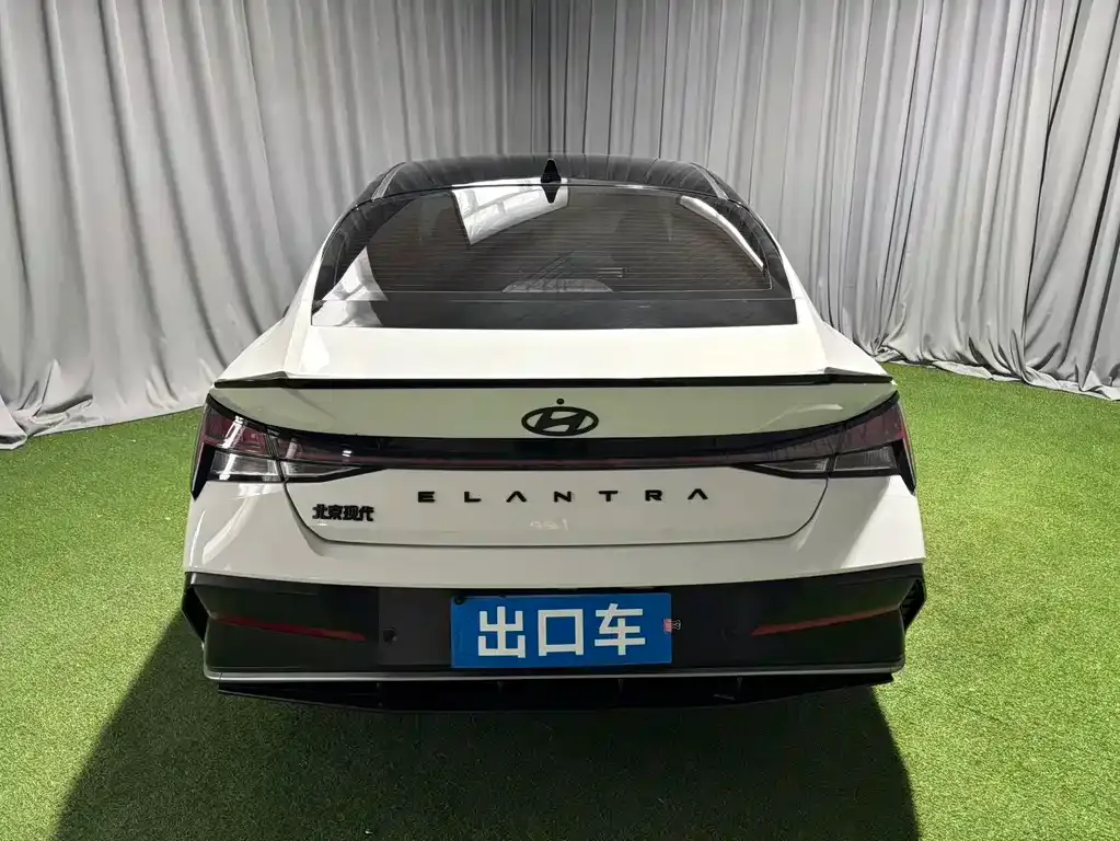 Hyundai Elantra — фото 6