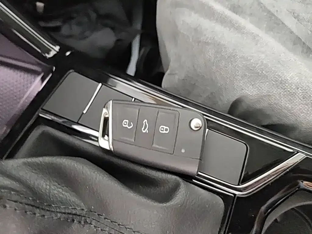Volkswagen 帕萨特插电混动 — фото 2