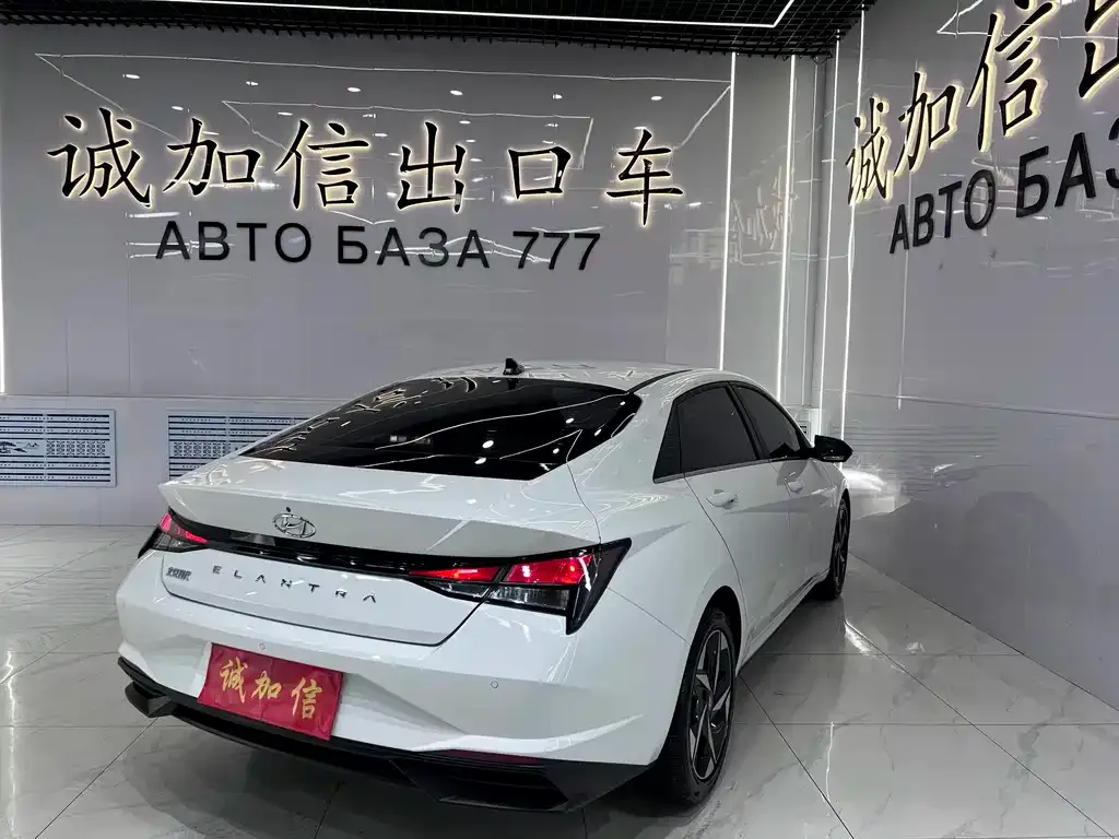 Hyundai Elantra — фото 6