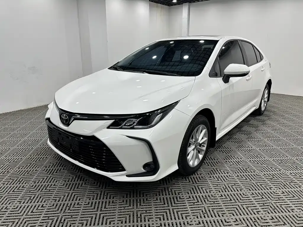 Toyota Corolla — фото 5