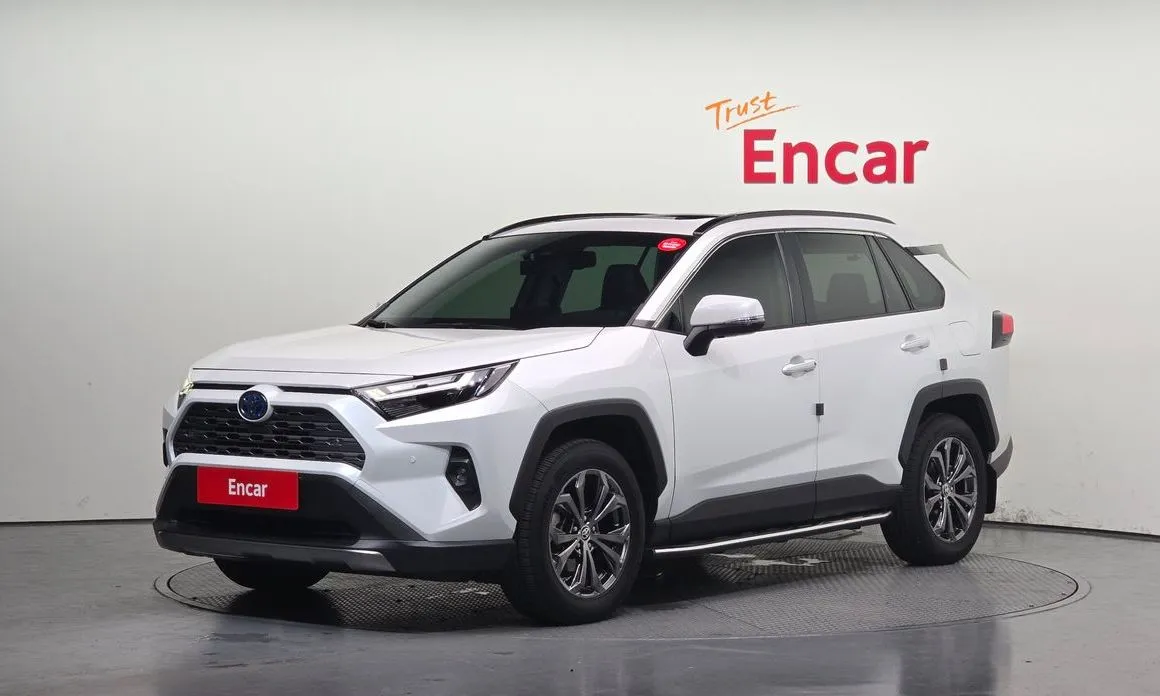 Toyota RAV4 — фото 1
