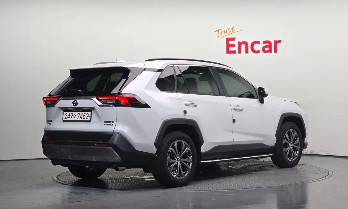 Toyota RAV4 — фото 2