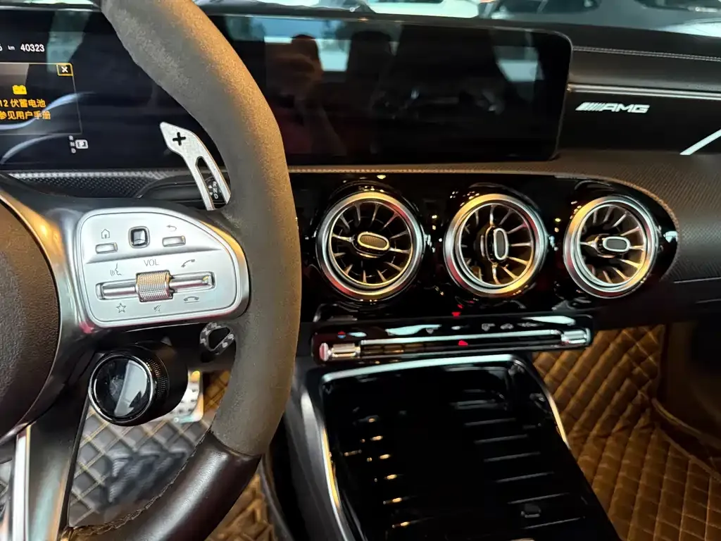 Mercedes-Benz CLA AMG — фото 10
