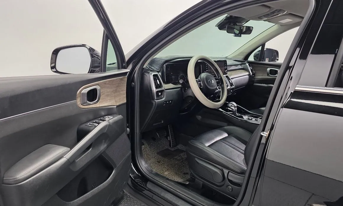 Kia Sorento — фото 9