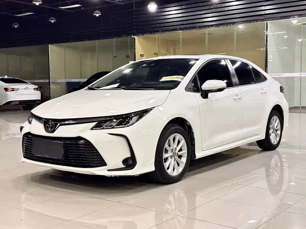 Toyota Corolla — фото 1
