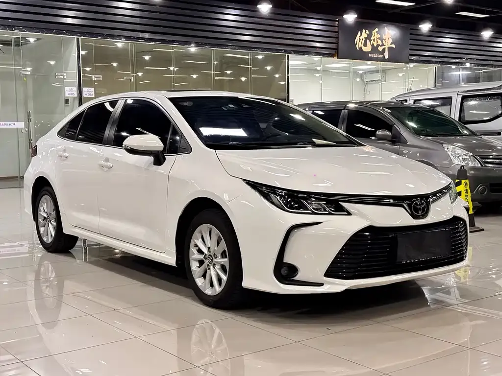 Toyota Corolla — фото 4
