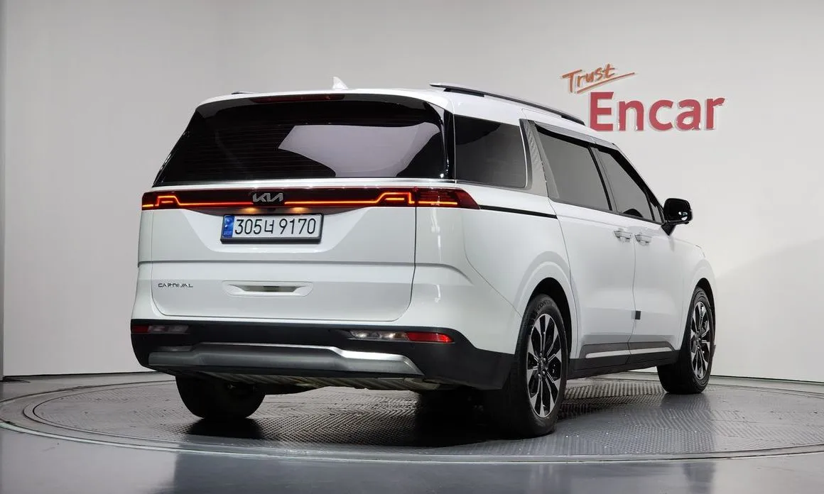 Kia Carnival — фото 4