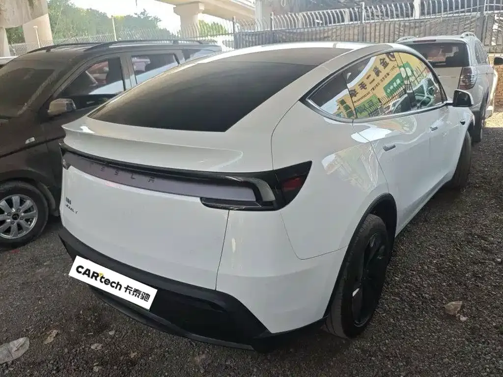 Tesla Model Y — фото 5