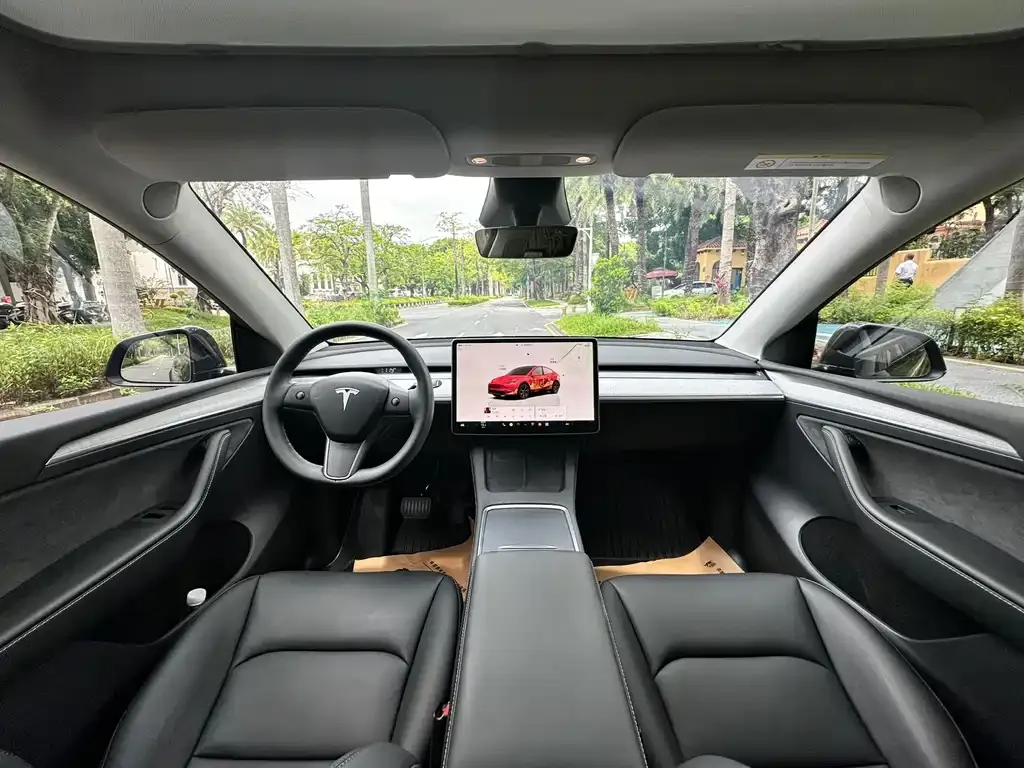 Tesla Model Y — фото 4