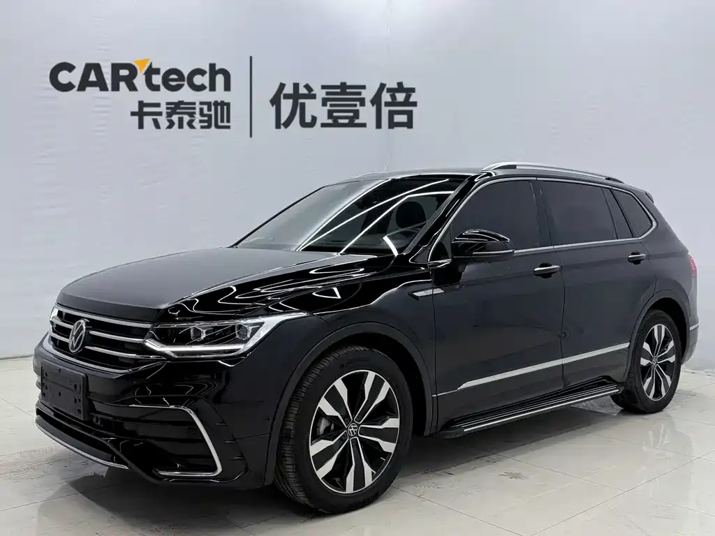 Volkswagen Tiguan L — фото 1