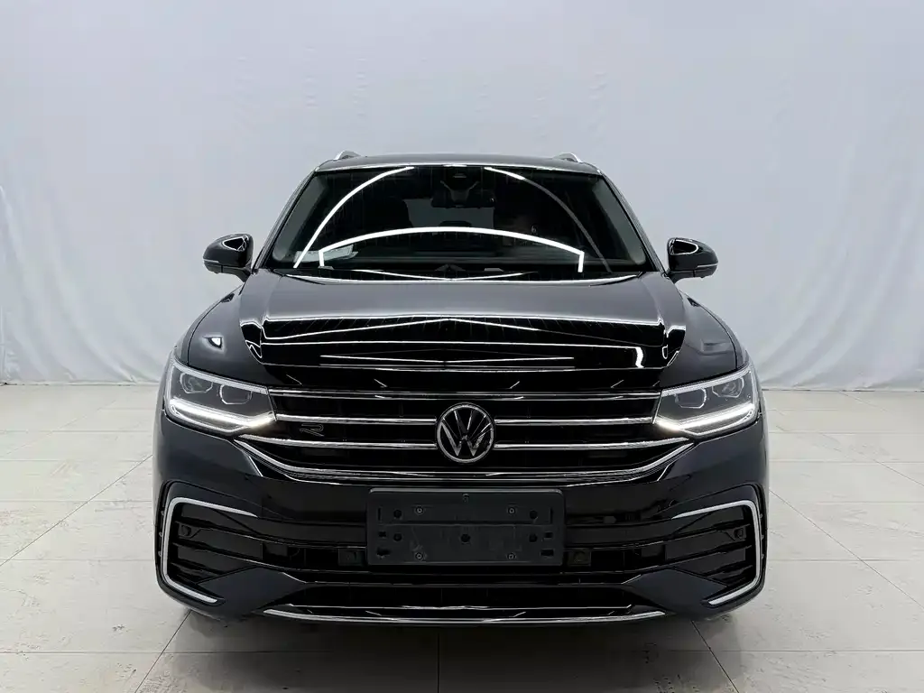 Volkswagen Tiguan L — фото 2