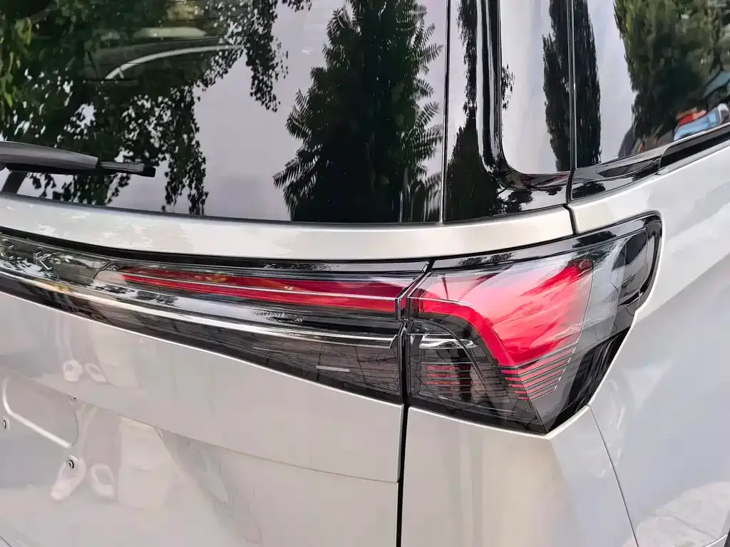 Buick GL8 Hybrid — фото 4