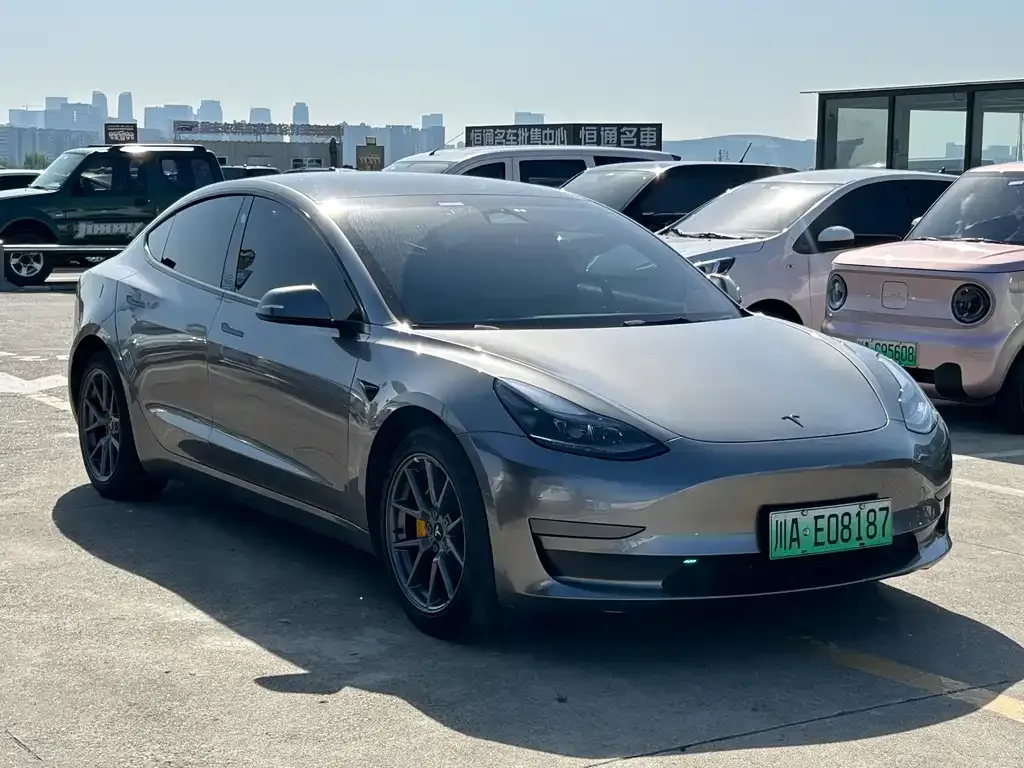 Tesla Model 3 — фото 4