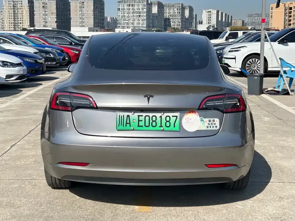Tesla Model 3 — фото 7