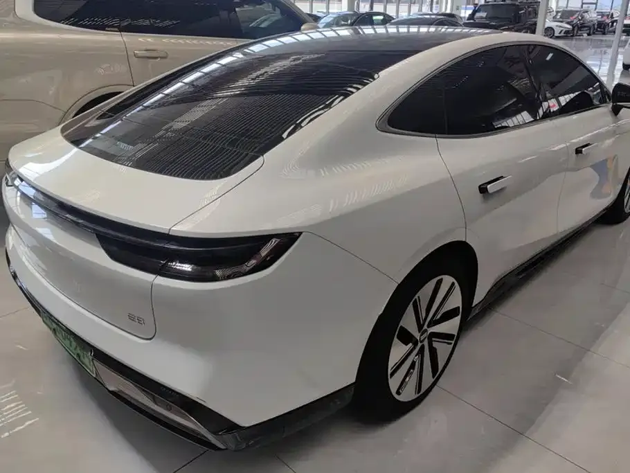 Geely Galaxy E8 — фото 3