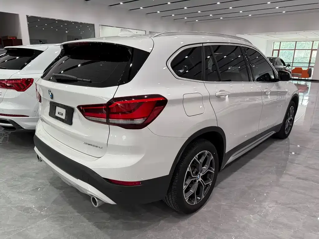 BMW X1 — фото 5