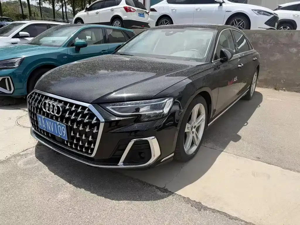 Audi A8 — фото 2