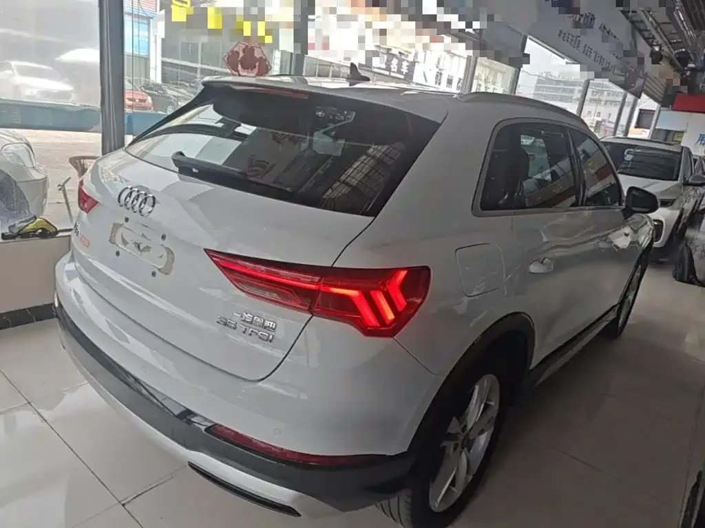 Audi Q3 — фото 10