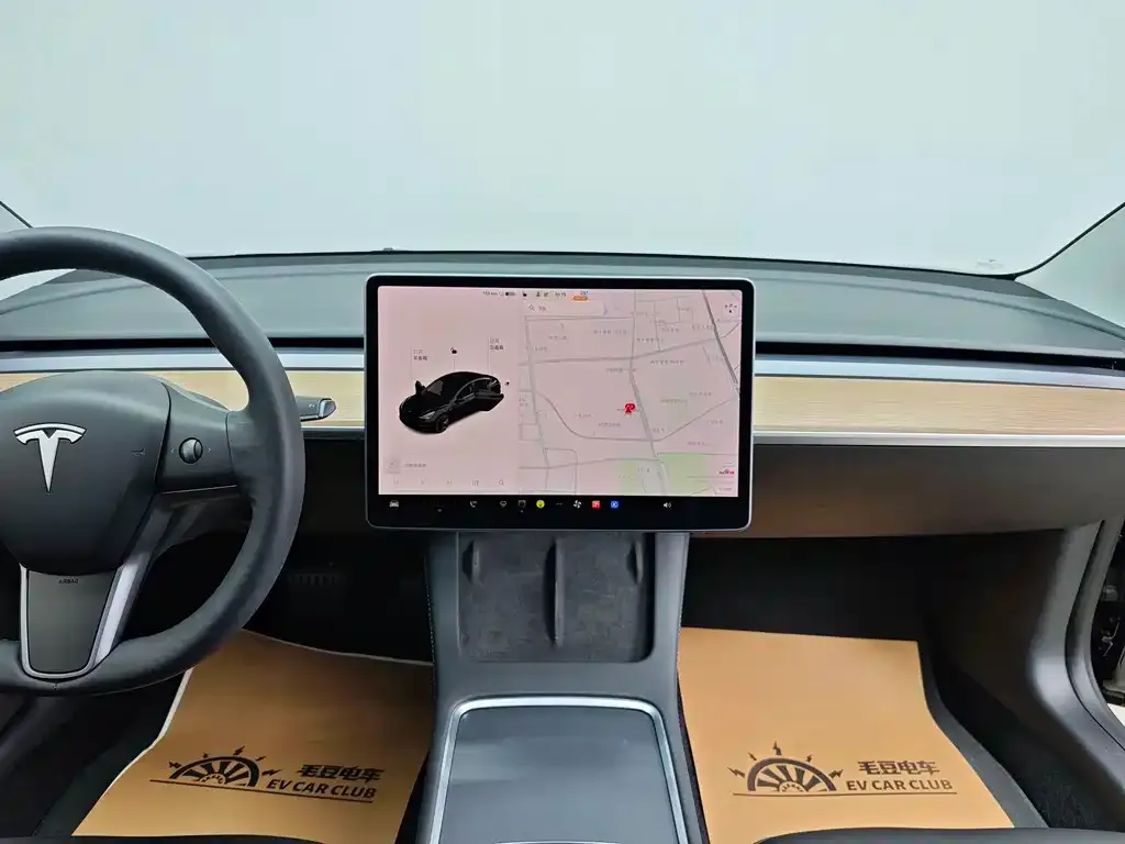 Tesla Model 3 — фото 2