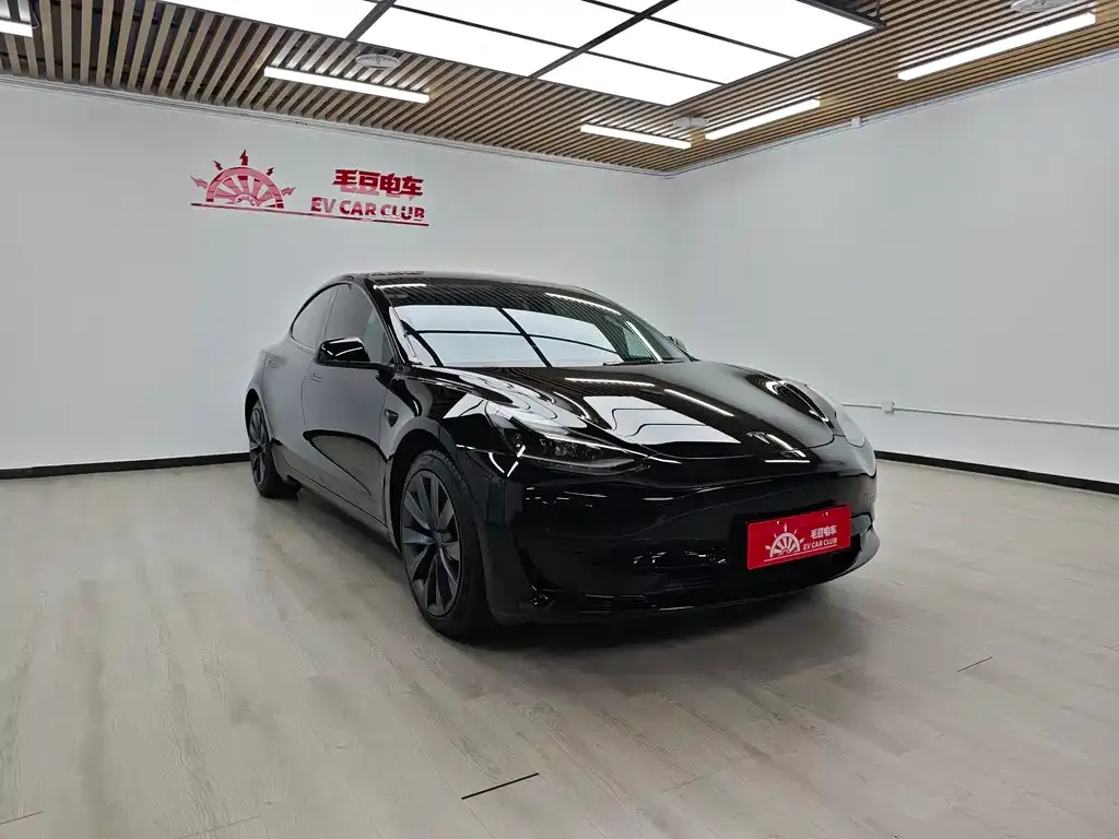 Tesla Model 3 — фото 3